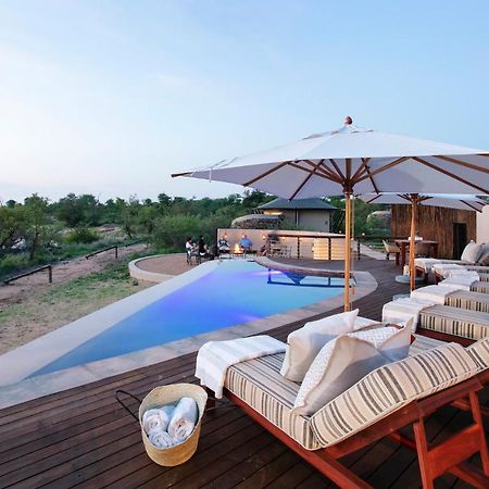 Thabamati Luxury Tented Camp ティムババティ野生保護区 エクステリア 写真