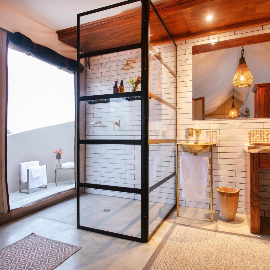 Thabamati Luxury Tented Camp ティムババティ野生保護区 エクステリア 写真