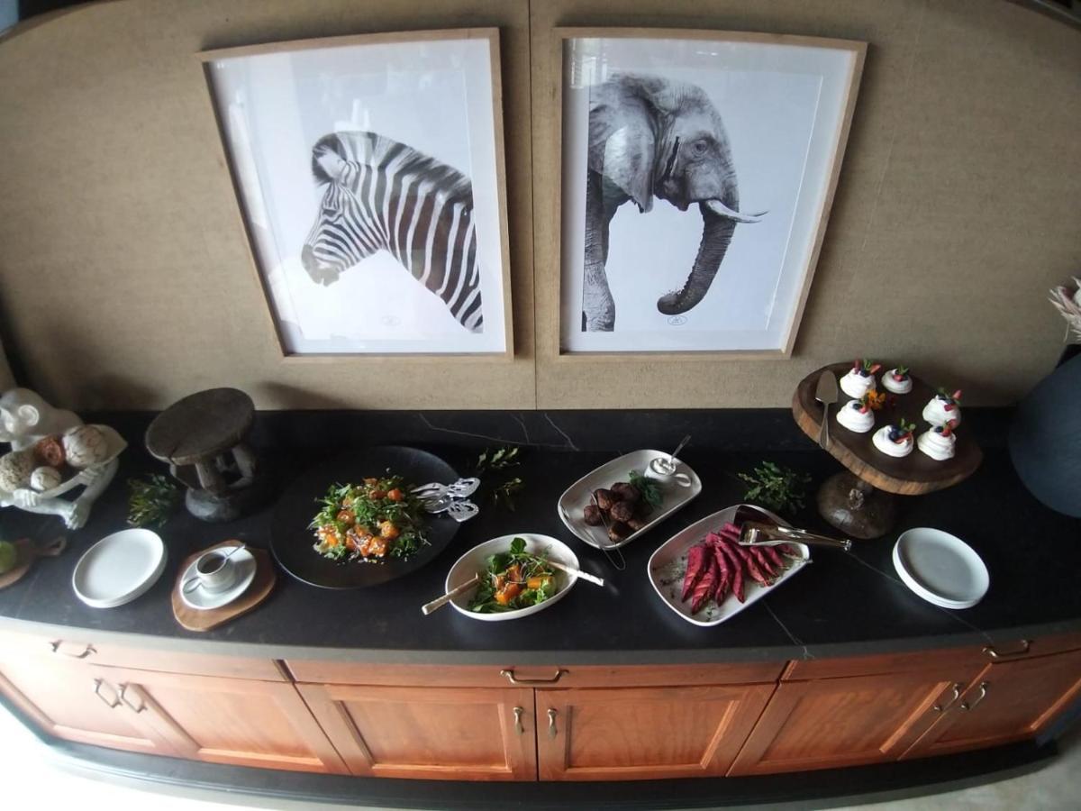 Thabamati Luxury Tented Camp ティムババティ野生保護区 エクステリア 写真