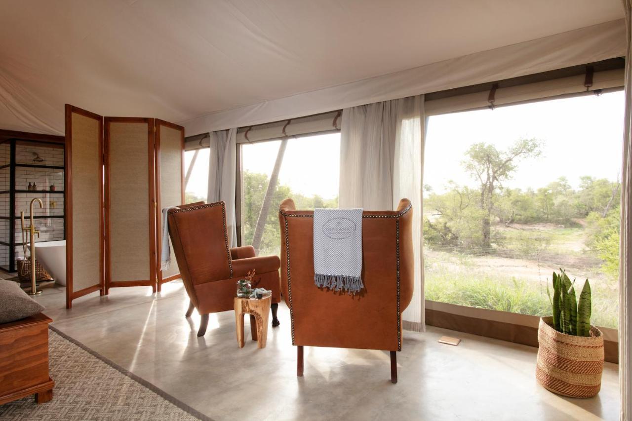 Thabamati Luxury Tented Camp ティムババティ野生保護区 エクステリア 写真