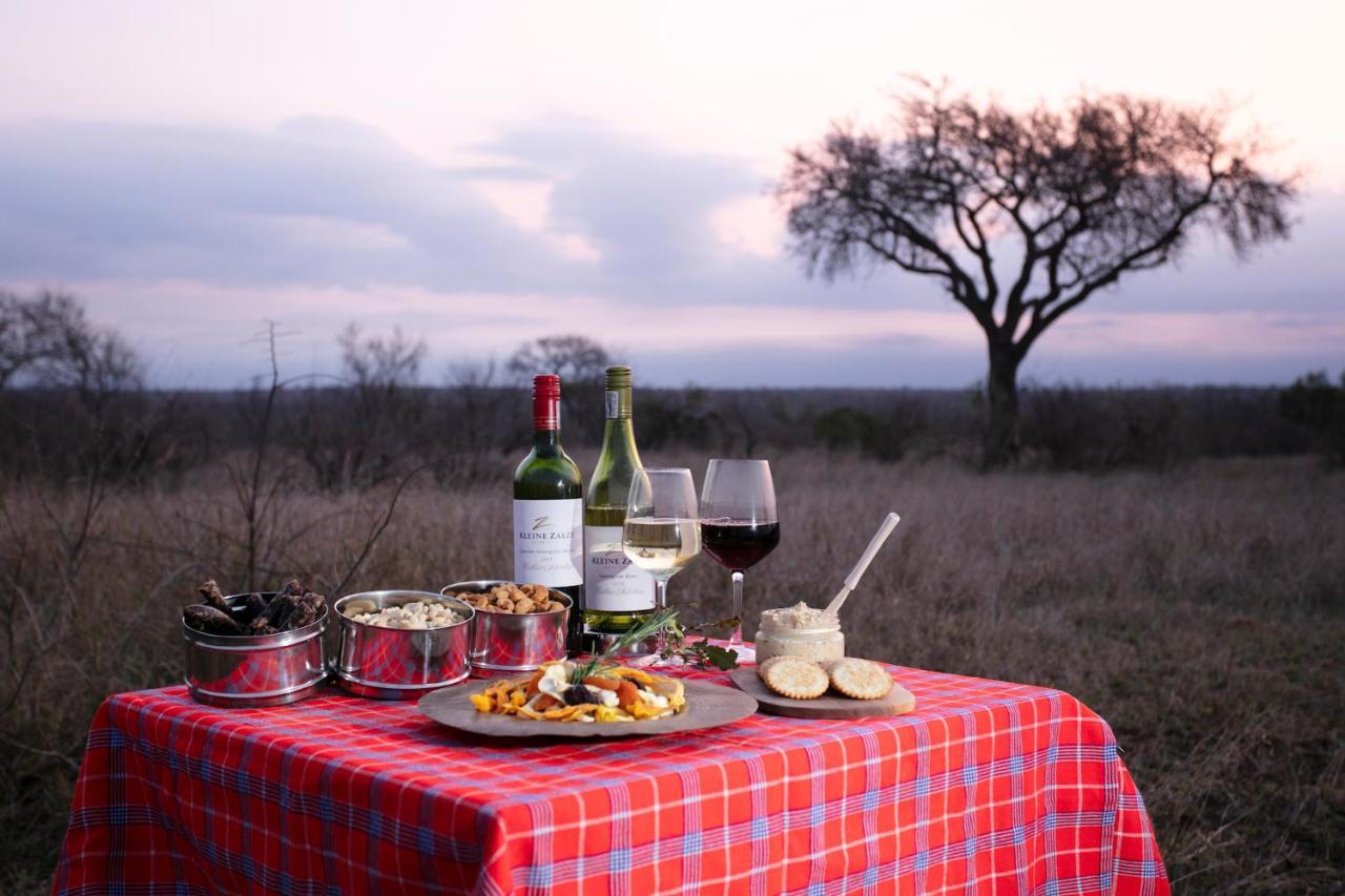 Thabamati Luxury Tented Camp ティムババティ野生保護区 エクステリア 写真