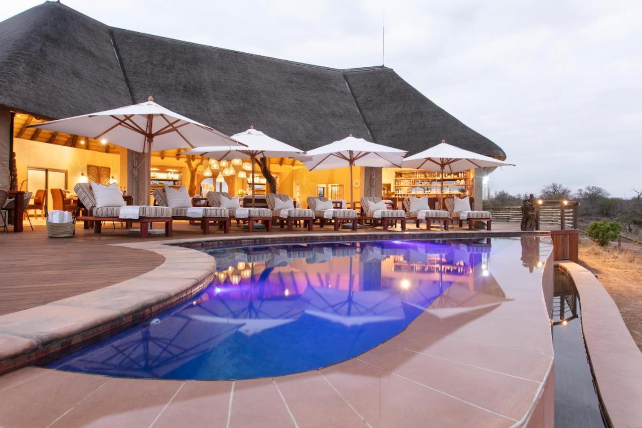 Thabamati Luxury Tented Camp ティムババティ野生保護区 エクステリア 写真