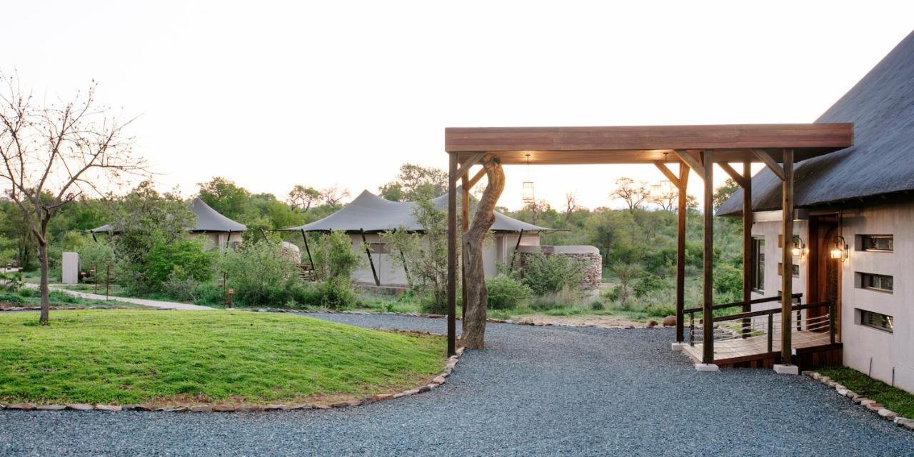 Thabamati Luxury Tented Camp ティムババティ野生保護区 エクステリア 写真