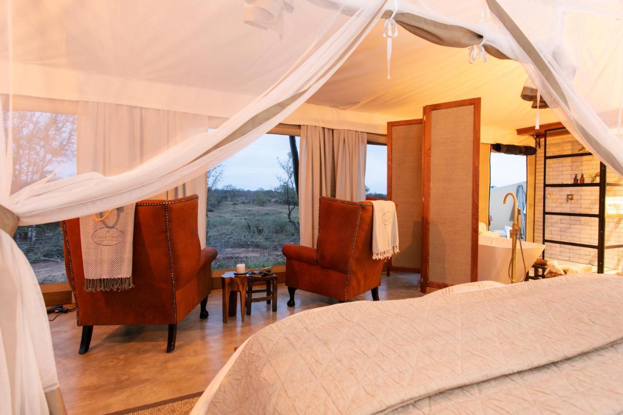 Thabamati Luxury Tented Camp ティムババティ野生保護区 エクステリア 写真